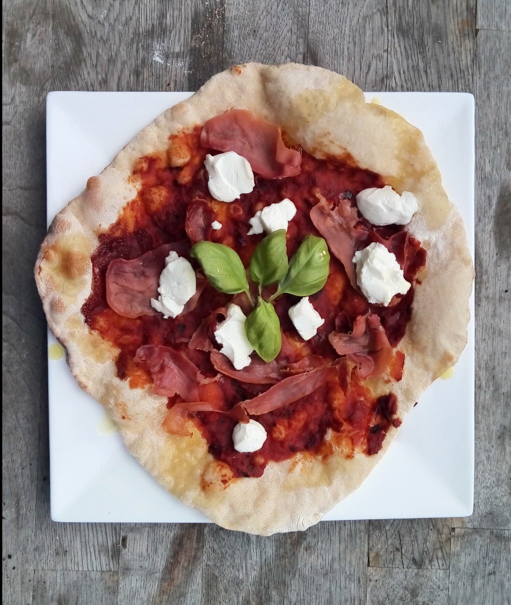 Pizza van de kamado, poging 2
