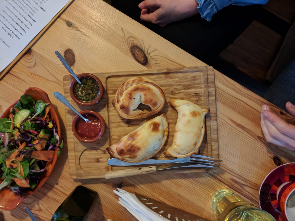 Meneer eet uit: la cocina empanadas in Amsterdam-Noord