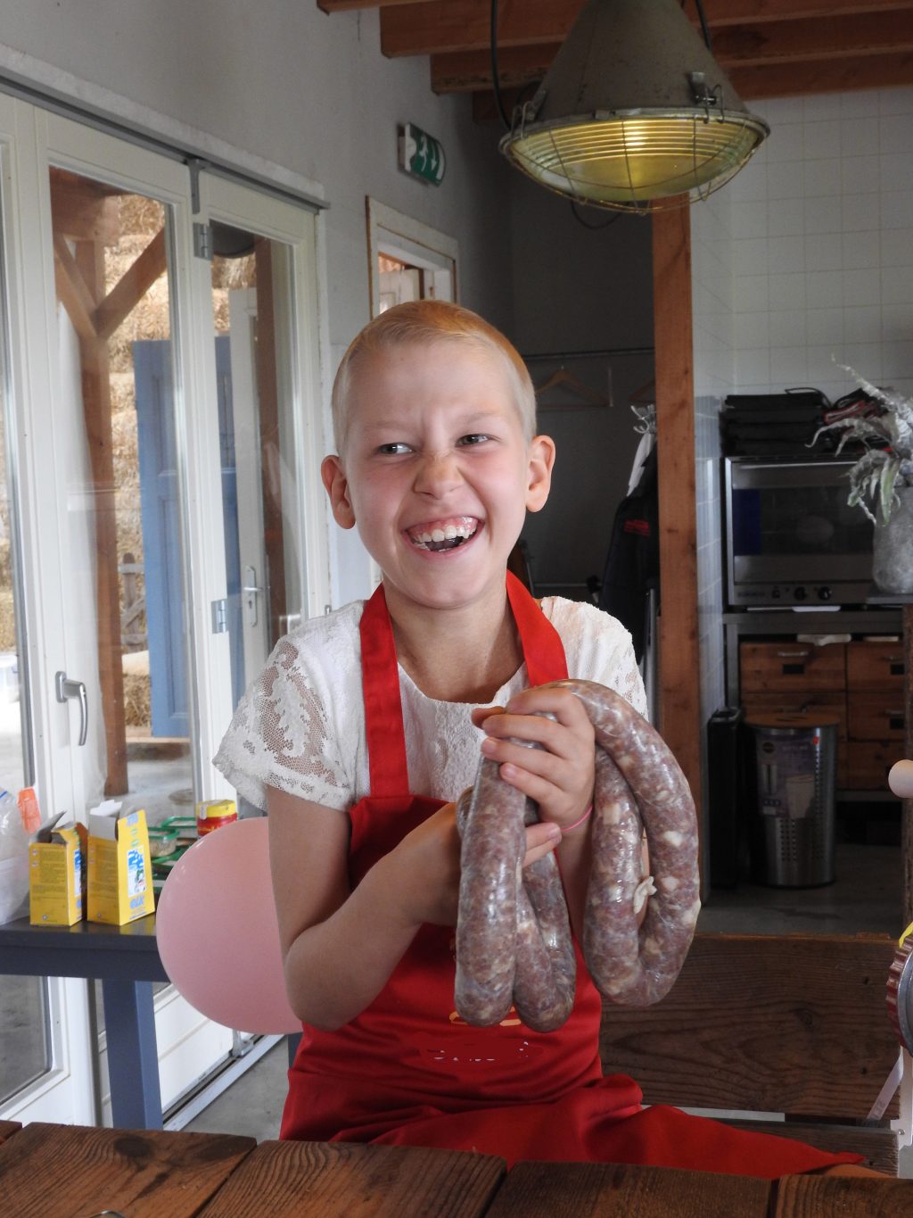Meneer Wateetons vervult een liefste wens: salami leren maken