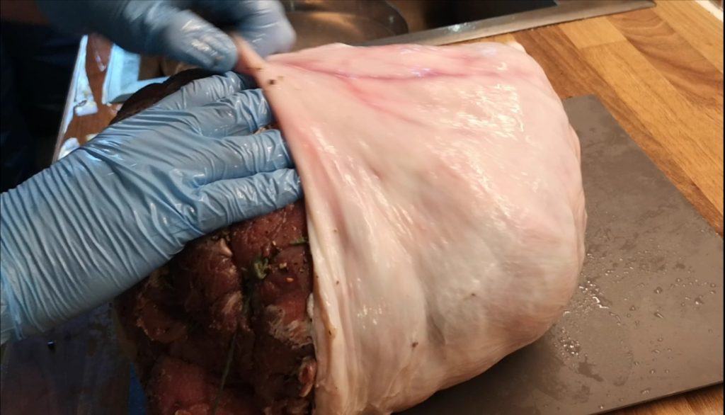 Meer culatello, of: meneer vult een blaas