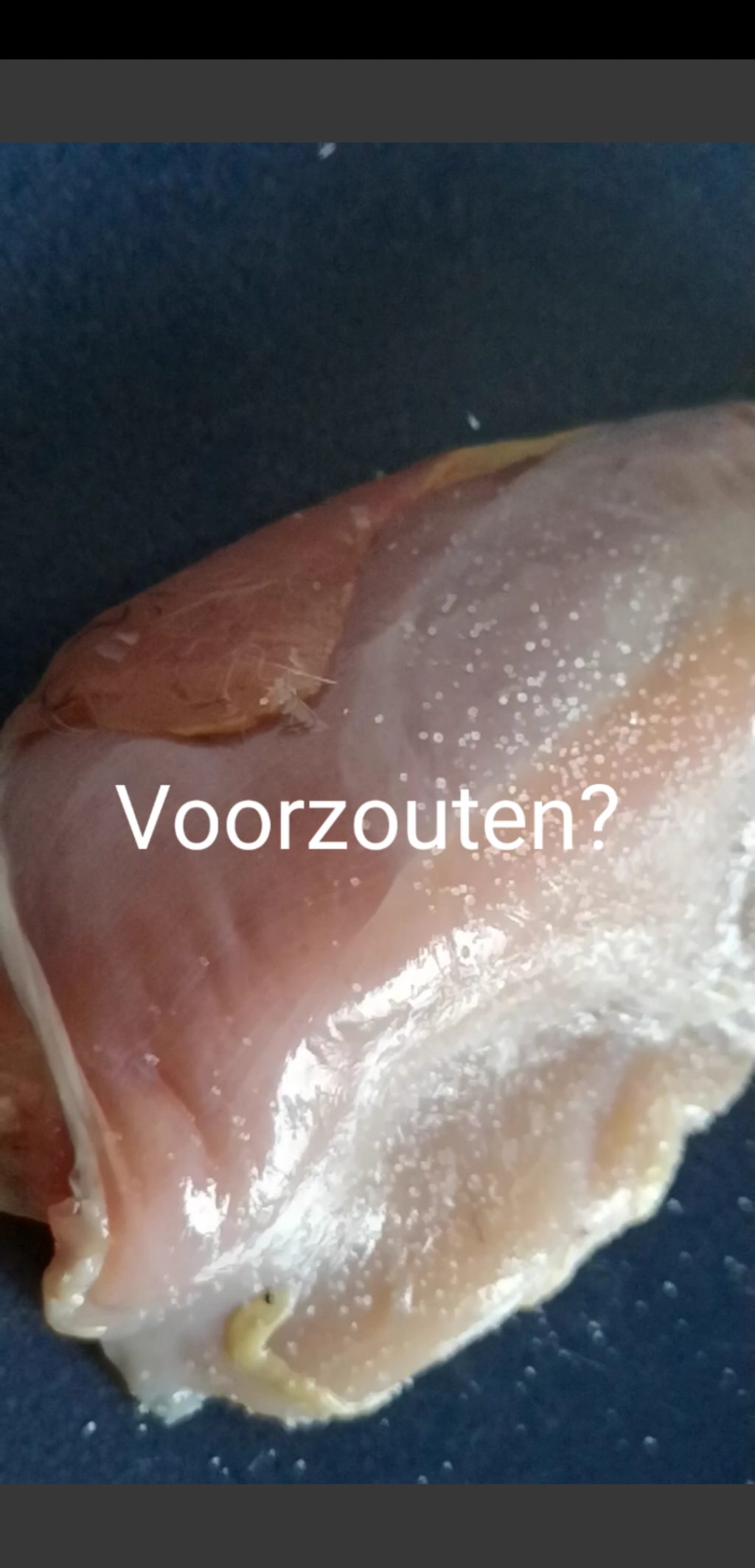 De eeuwige vraag: vlees voor het bakken zouten of erna? Het antwoord: een timelapse.